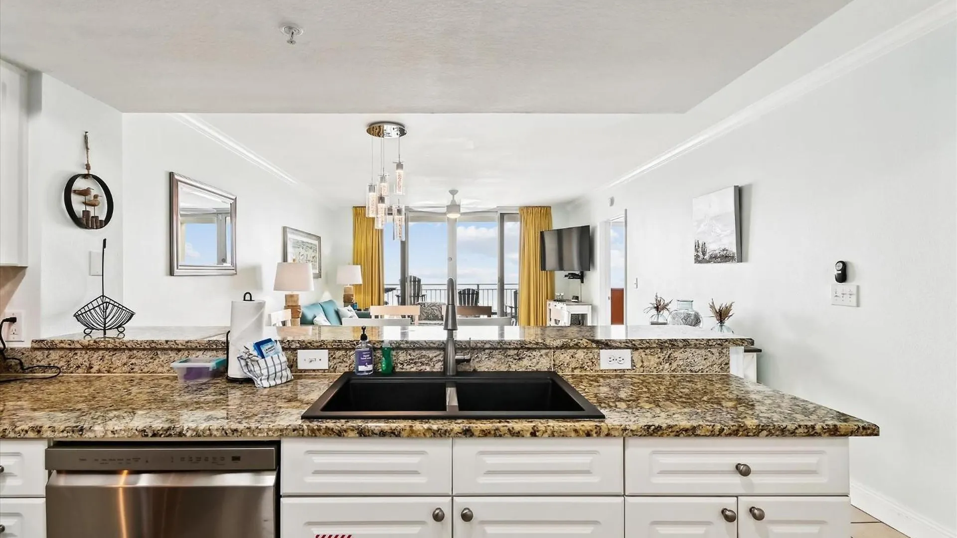 Emerald Beach 1830 - 2 Bedroom 2 Bathbunks Sleeps 8 Condo Panama City Beach USA